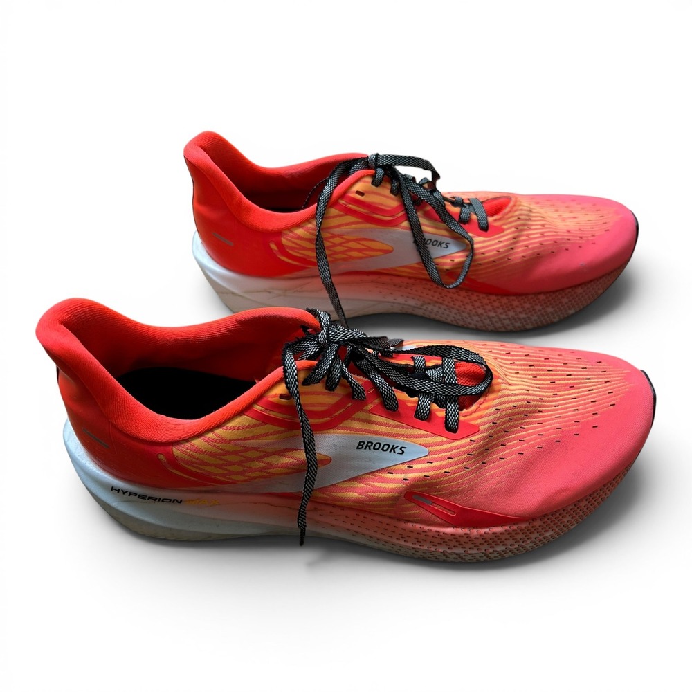 Brooks Hyperion Max Men's Low Top Coral Orange Sneakers Size 12 Medium (D)